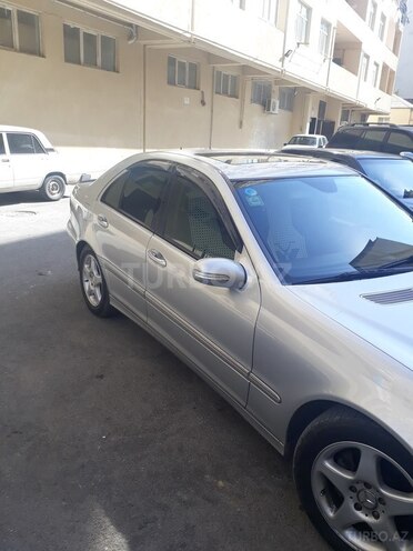 Mercedes C 220 2004, 219,200 km - 2.2 л - Bakı