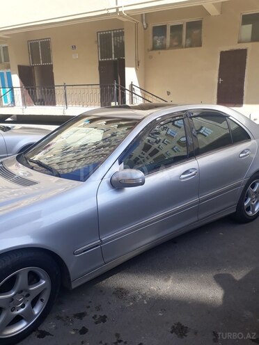 Mercedes C 220 2004, 219,200 km - 2.2 л - Bakı