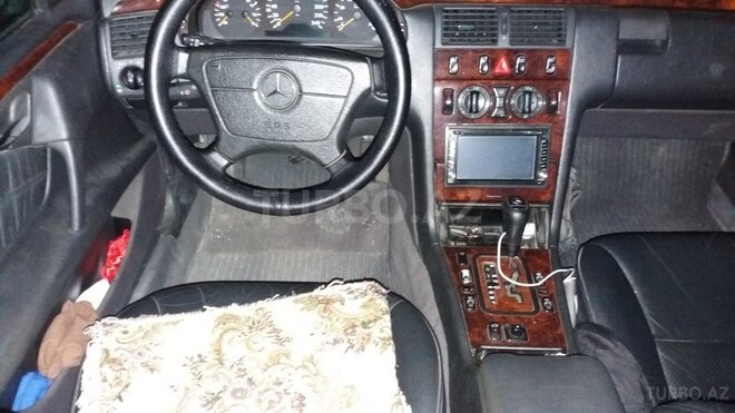 Mercedes E 240 1999, 278,069 km - 2.4 l - Bakı