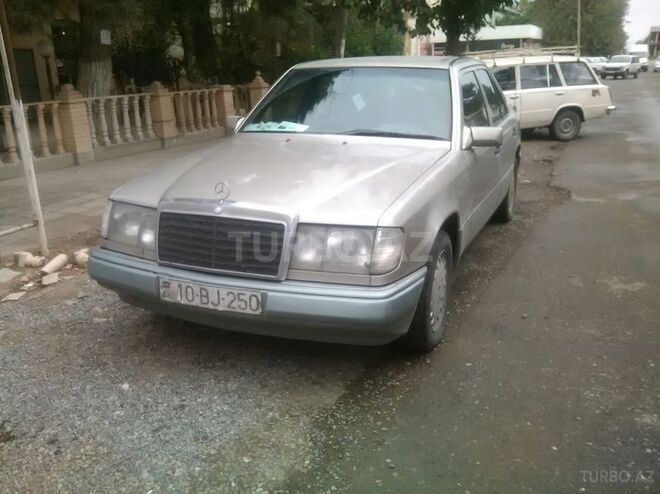 Mercedes E 250 1992, 890,000 km - 2.5 l - Biləsuvar