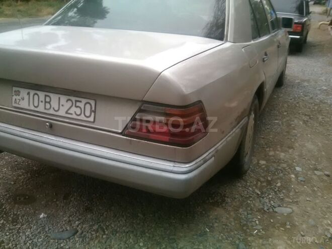 Mercedes E 250 1992, 890,000 km - 2.5 l - Biləsuvar