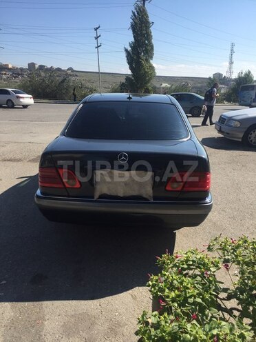 Mercedes E 230 1997, 233,500 km - 2.3 l - Bakı