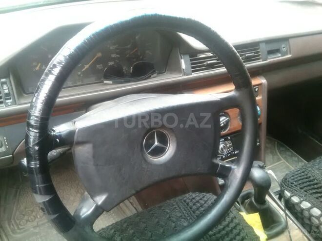 Mercedes E 250 1992, 890,000 km - 2.5 l - Biləsuvar
