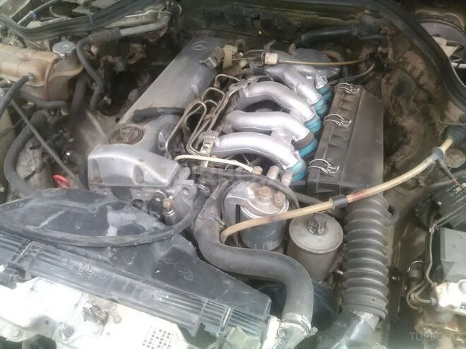 Mercedes E 250 1992, 890,000 km - 2.5 l - Biləsuvar
