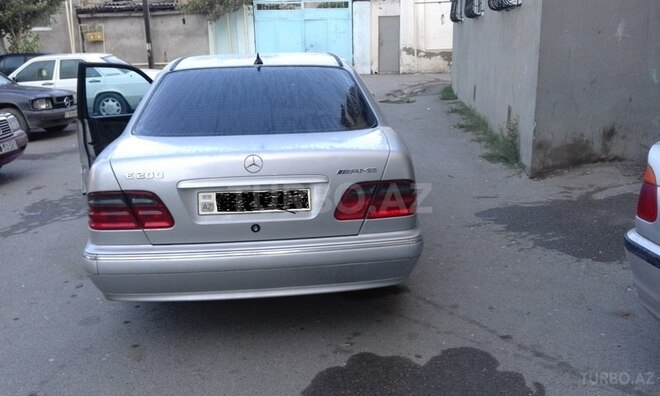 Mercedes E 200 2000, 133,000 km - 2.0 l - Bakı