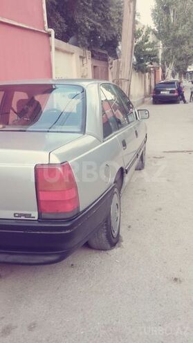 Opel Omega 1987, 218,300 km - 0.2 l - Bakı
