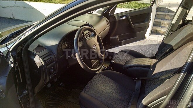 Opel Astra 1999, 236,000 km - 1.8 l - Şəki