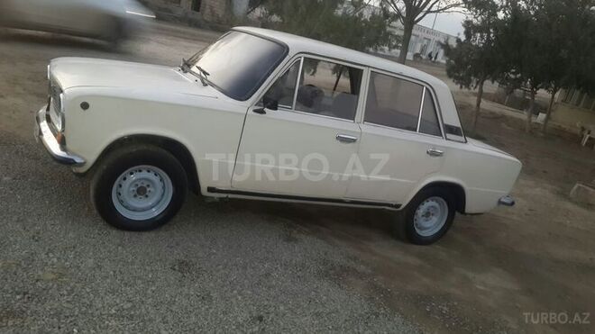 LADA (VAZ) 21011 1986, 321,896 km - 1.3 l - Salyan
