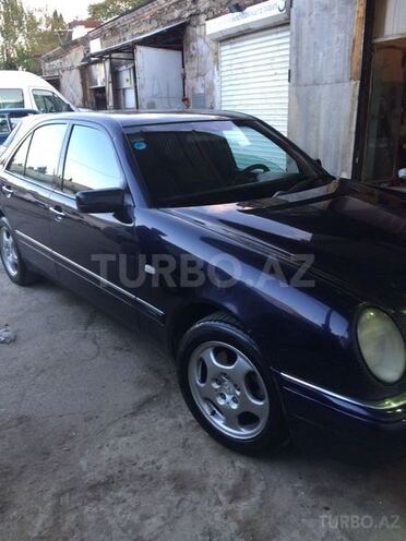 Mercedes E 280 1998, 290,000 km - 2.8 l - Bakı