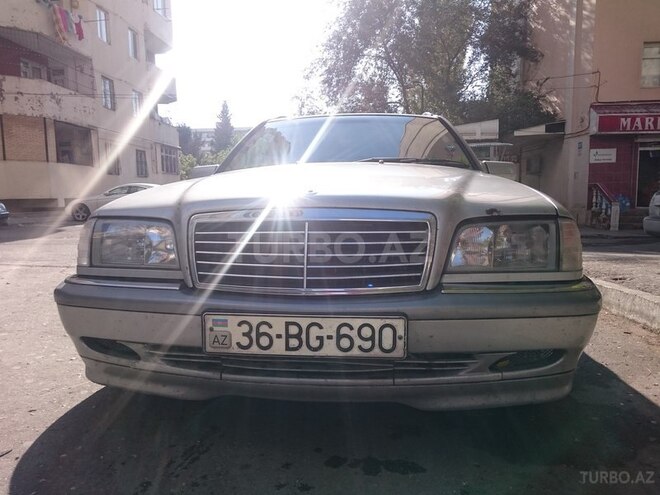 Mercedes C 220 1998, 318,000 km - 2.2 l - Bakı