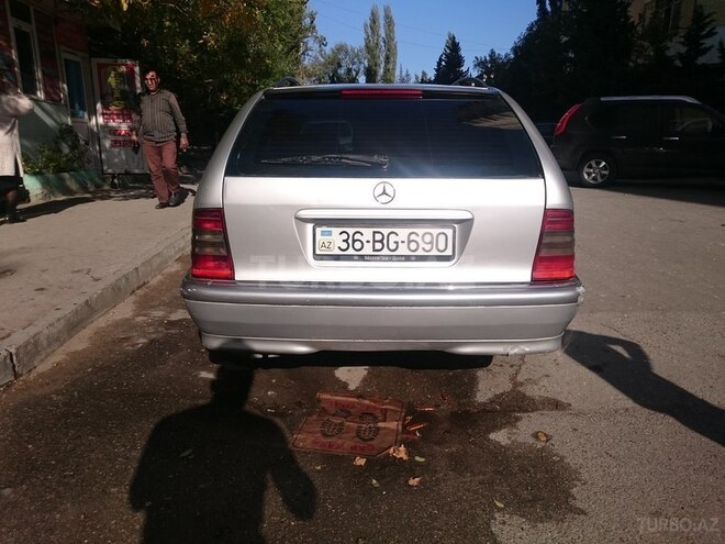 Mercedes C 220 1998, 318,000 km - 2.2 l - Bakı