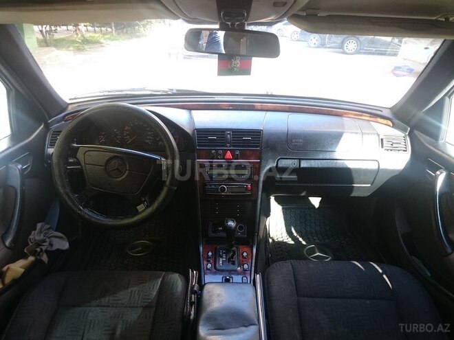 Mercedes C 220 1998, 318,000 km - 2.2 l - Bakı