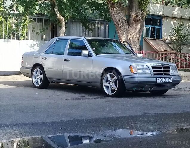 Mercedes E 220 1995, 404,150 km - 2.2 l - Bakı
