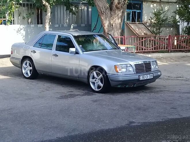 Mercedes E 220 1995, 404,150 km - 2.2 l - Bakı
