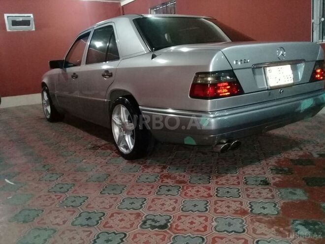 Mercedes E 220 1995, 404,150 km - 2.2 l - Bakı