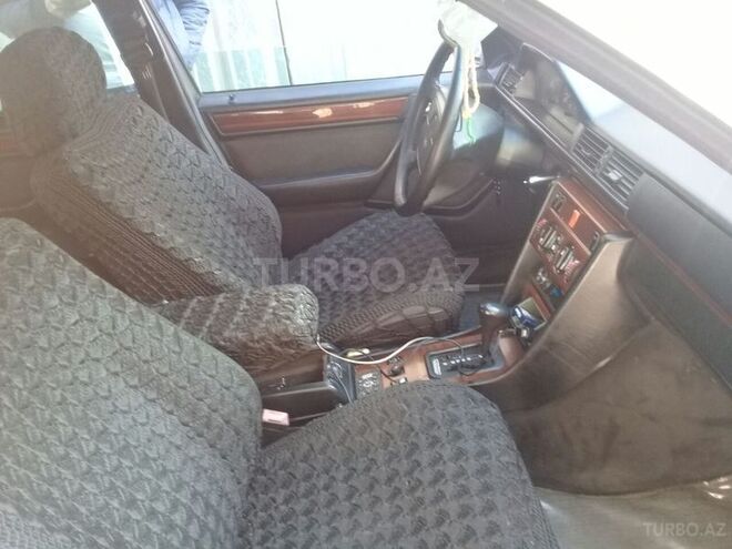 Mercedes E 220 1995, 404,150 km - 2.2 l - Bakı