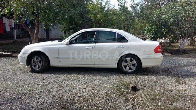 Mercedes E 240 2002, 173,000 km - 2.6 l - Bakı