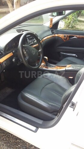 Mercedes E 240 2002, 173,000 km - 2.6 l - Bakı