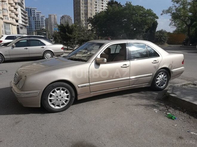 Mercedes E 240 2001, 315,000 km - 2.6 l - Bakı