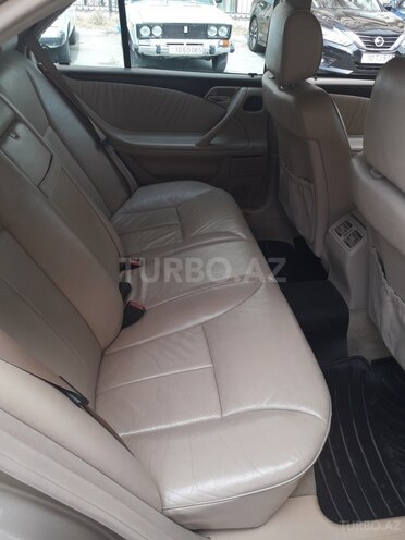 Mercedes E 240 2001, 315,000 km - 2.6 l - Bakı