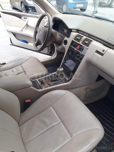 Mercedes E 240 2001, 315,000 km - 2.6 l - Bakı