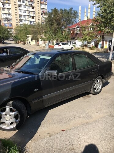 Mercedes E 200 1996, 296,000 km - 2.0 л - Bakı