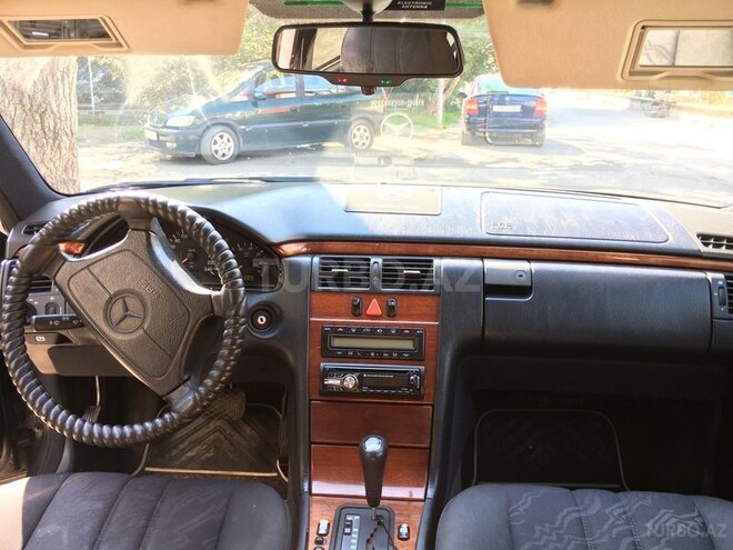 Mercedes E 200 1996, 296,000 km - 2.0 л - Bakı