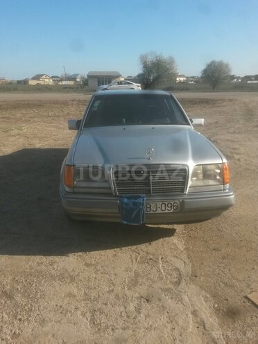 Mercedes E 250 1993, 453,400 km - 2.5 l - Biləsuvar