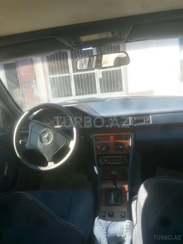 Mercedes E 250 1993, 453,400 km - 2.5 l - Biləsuvar