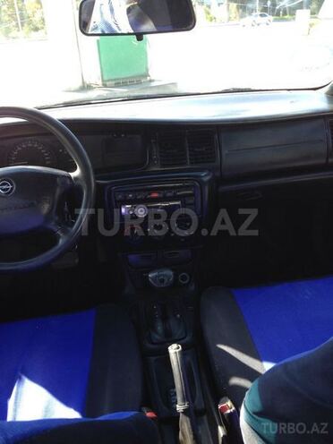 Opel Vectra 1998, 404,000 km - 1.8 l - Mingəçevir