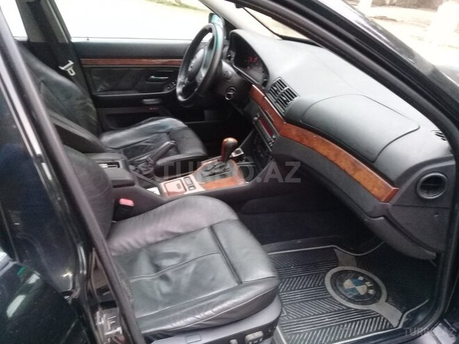 BMW 525 2001, 250,000 km - 2.5 l - Sumqayıt
