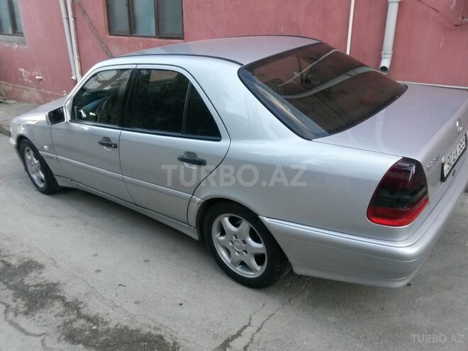 Mercedes C 220 1999, 290,000 km - 2.2 l - Bakı