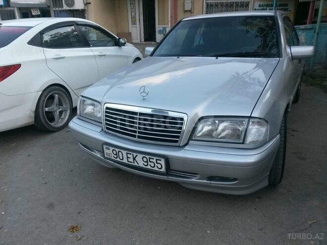 Mercedes C 220 1999, 290,000 km - 2.2 l - Bakı