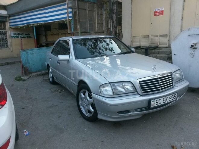 Mercedes C 220 1999, 290,000 km - 2.2 l - Bakı