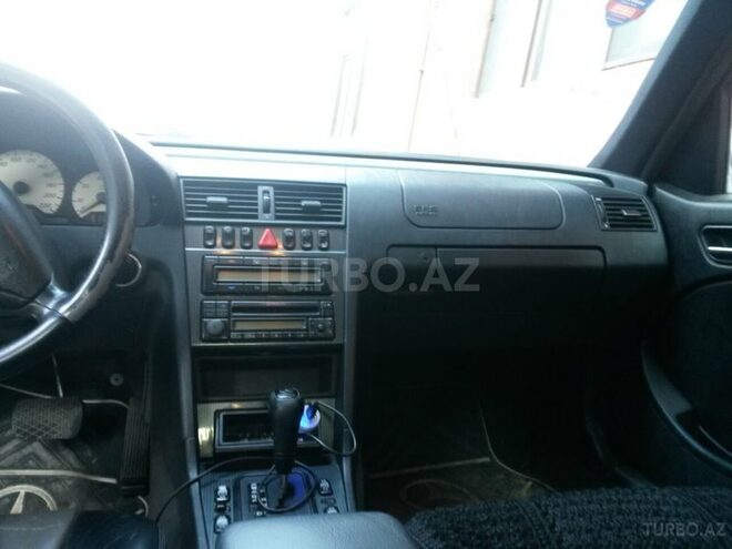 Mercedes C 220 1999, 290,000 km - 2.2 l - Bakı