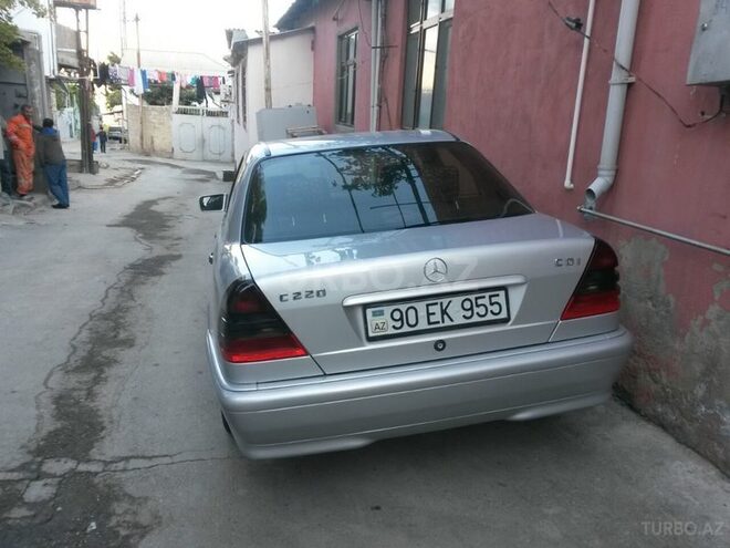 Mercedes C 220 1999, 290,000 km - 2.2 l - Bakı