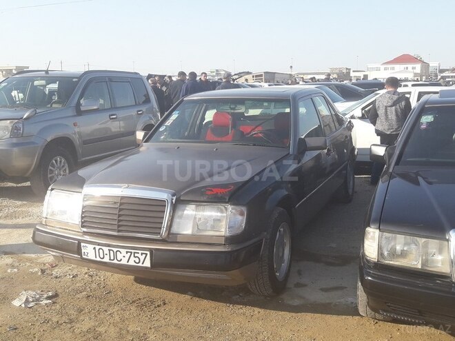 Mercedes E 260 1992, 300,000 km - 2.6 l - Bakı