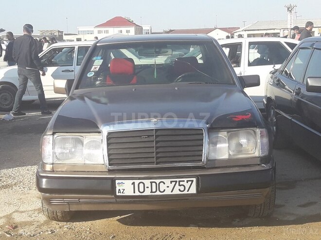 Mercedes E 260 1992, 300,000 km - 2.6 l - Bakı