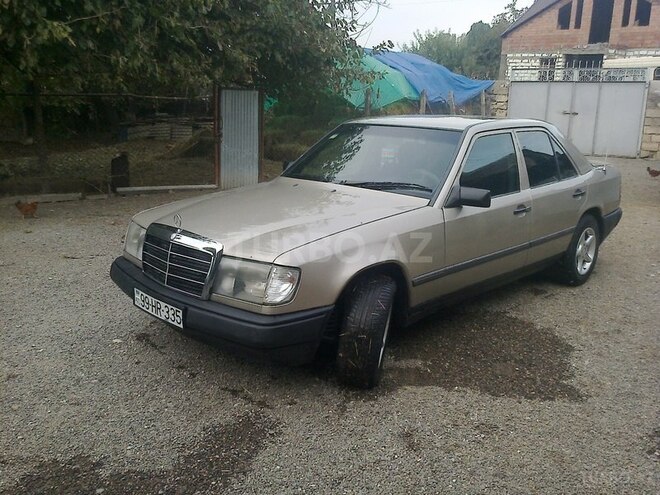 Mercedes E 250 1986, 555,125 km - 0.3 л - Bakı