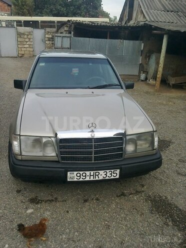 Mercedes E 250 1986, 555,125 km - 0.3 л - Bakı