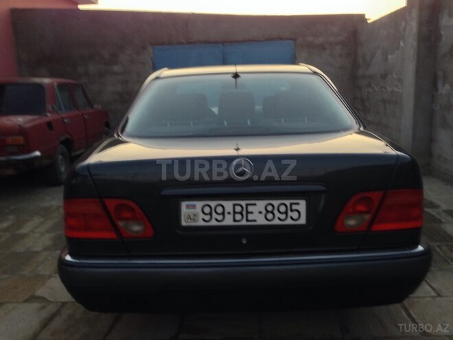 Mercedes E 200 1998, 177,000 km - 0.2 l - Salyan