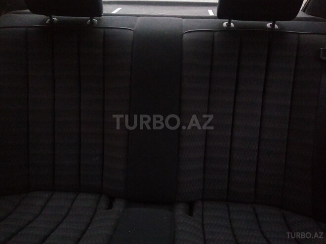 Mercedes 190 1991, 230,881 km - 2.3 л - Quba