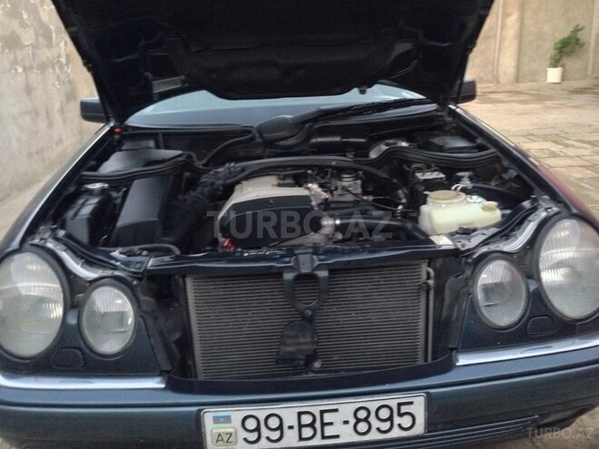 Mercedes E 200 1998, 177,000 km - 0.2 l - Salyan