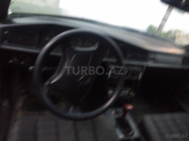 Mercedes 190 1991, 230,881 km - 2.3 л - Quba