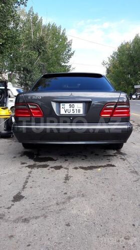 Mercedes E 320 1999, 232,500 km - 3.2 l - Ağstafa