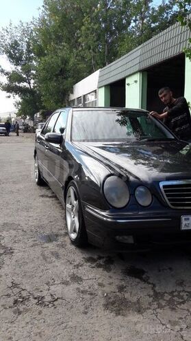 Mercedes E 320 1999, 232,500 km - 3.2 l - Ağstafa