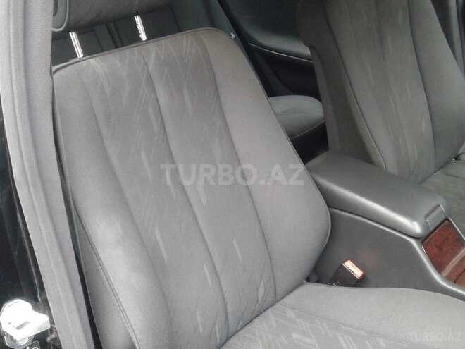 Mercedes E 220 2000, 275,000 km - 2.2 l - Bakı