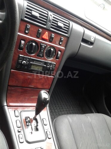 Mercedes E 220 2000, 275,000 km - 2.2 l - Bakı