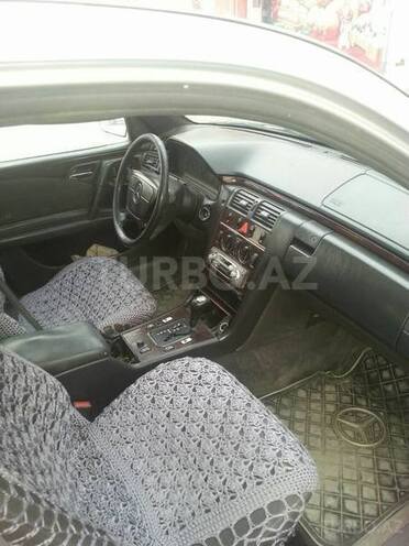 Mercedes E 290 1996, 225,624 km - 2.9 l - Bakı