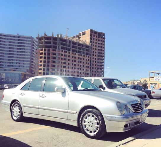 Mercedes E 240 2001, 179,000 km - 2.6 л - Bakı